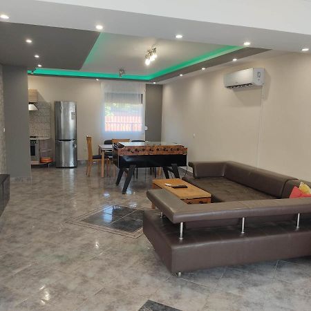 Apartamento Nurmi House Hajdúszoboszló Exterior foto